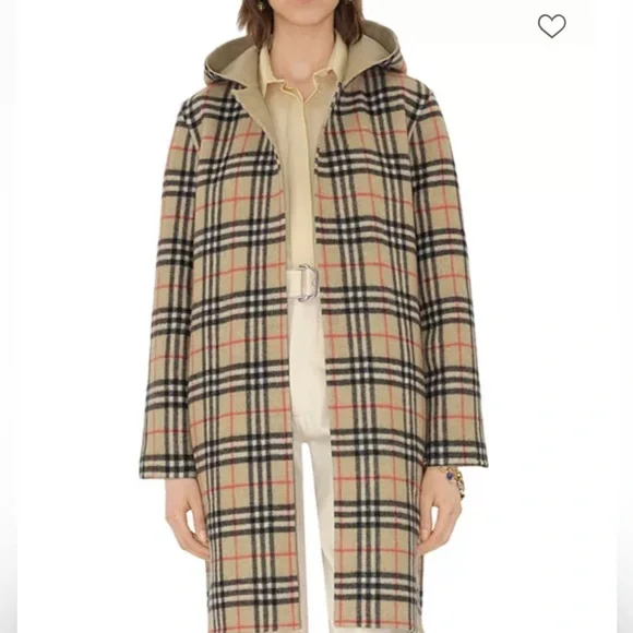 New Burberry Luxurious Reversible Hooded Coat with Plaid Trim - Picture 6 of 10